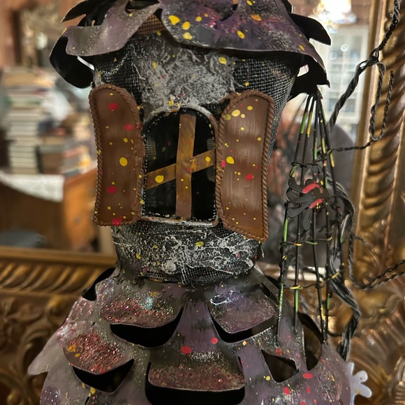 Vintage metal tall haunted house, Halloween decor - Picture 2 of 10